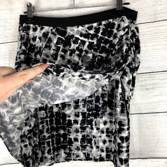 BCBGMaxAzria Black & White Leopard Print Wrap Mini Skirt - Picture 4 of 9
